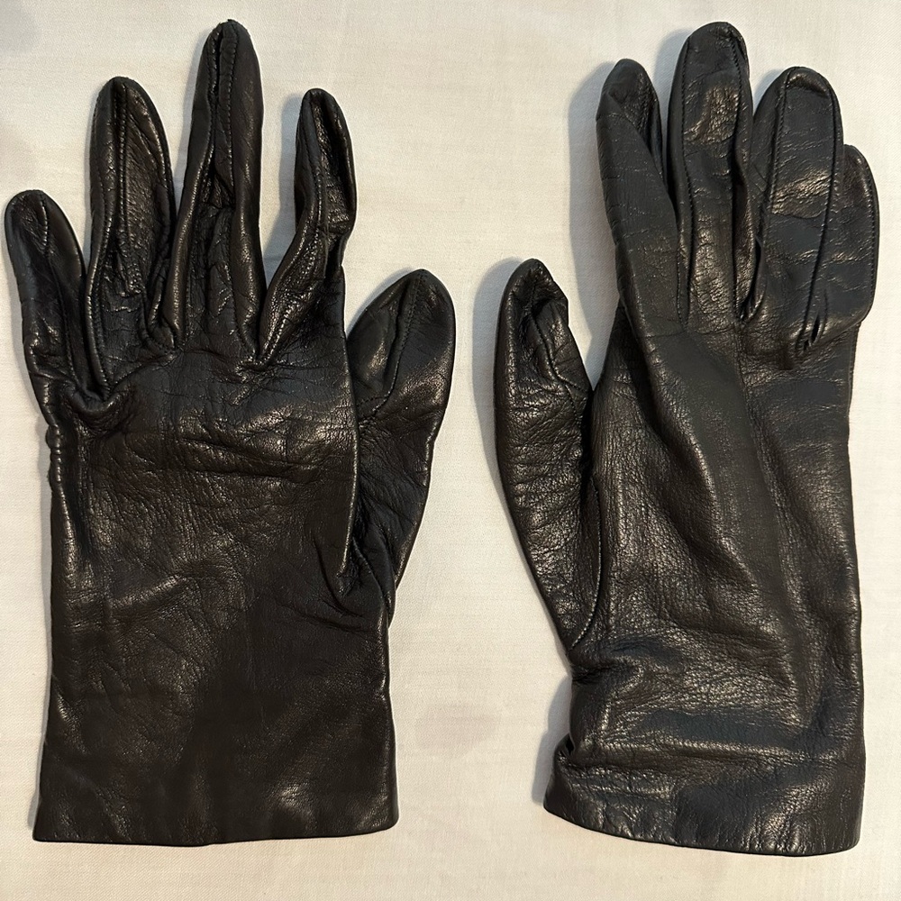 Saks Fifth Avenue Classic Black Leather Gloves